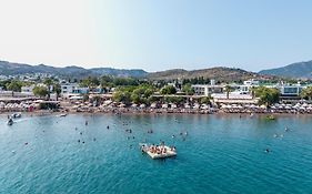 Kefi Beach & Suites